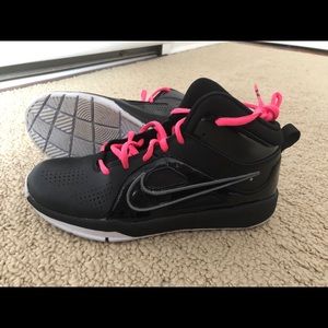 Nike black sneakers